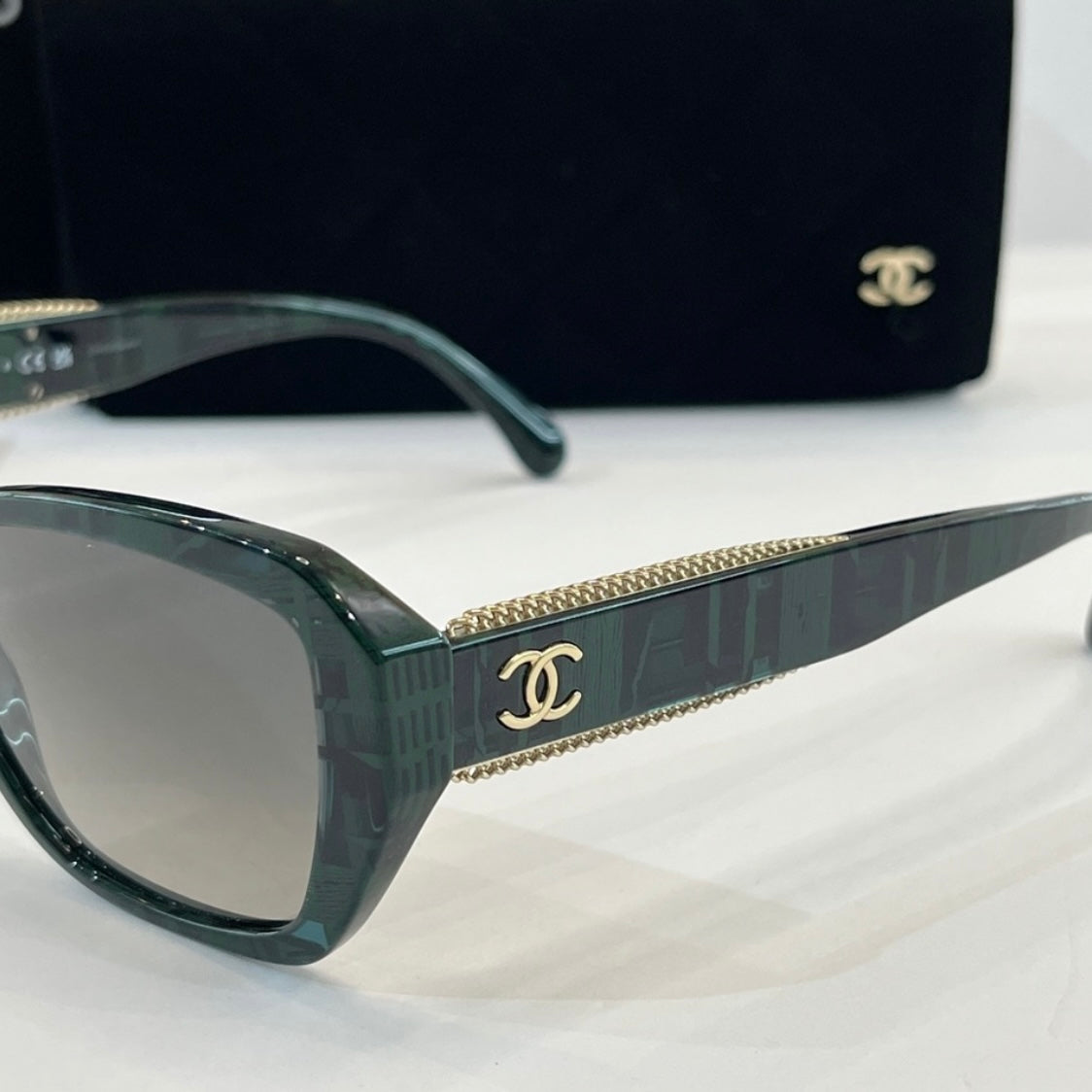 CHANEL 5516 Color 1666/71 Sunglasses